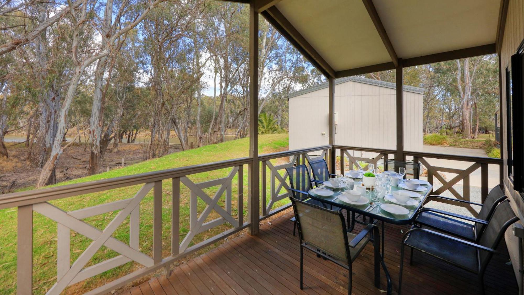 Deniliquin Riverside Caravan Park Exterior photo